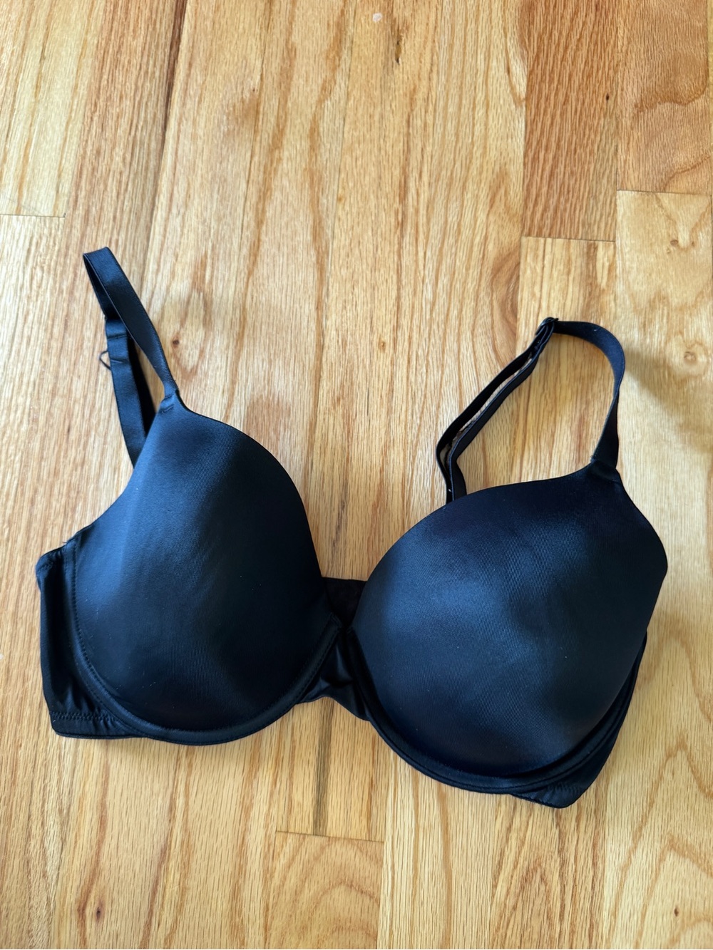 PINK Victoria's Secret  Wear Everywhere  Lightly lined  T-Shirt Bra 34DD